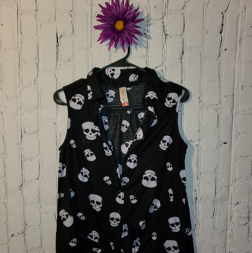 No Boundaries Top (*3 for $15*)